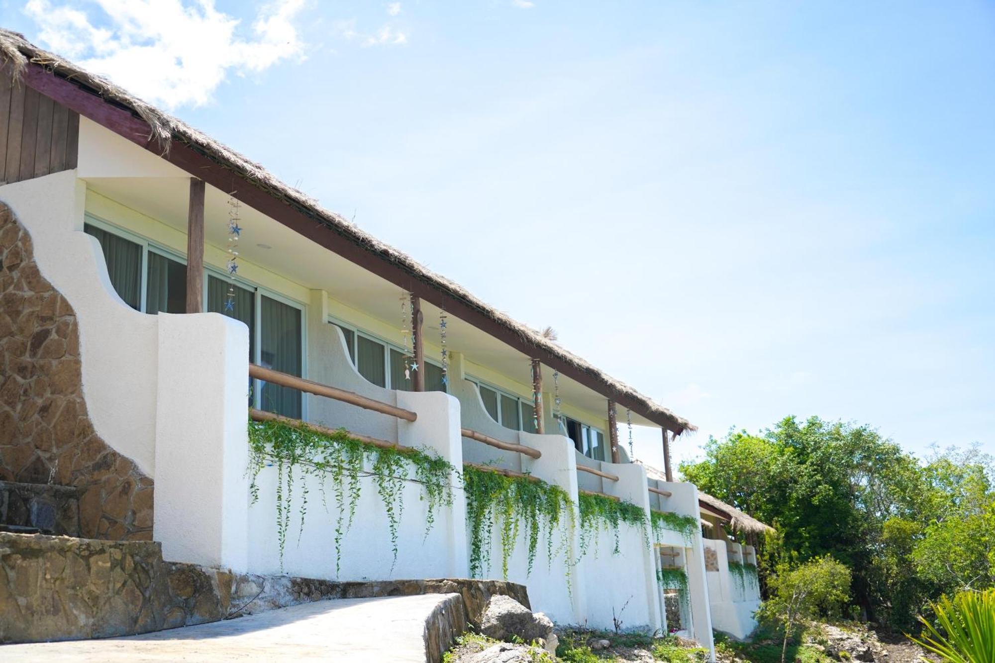 Theodor Hotel Labuan Bajo Exterior photo