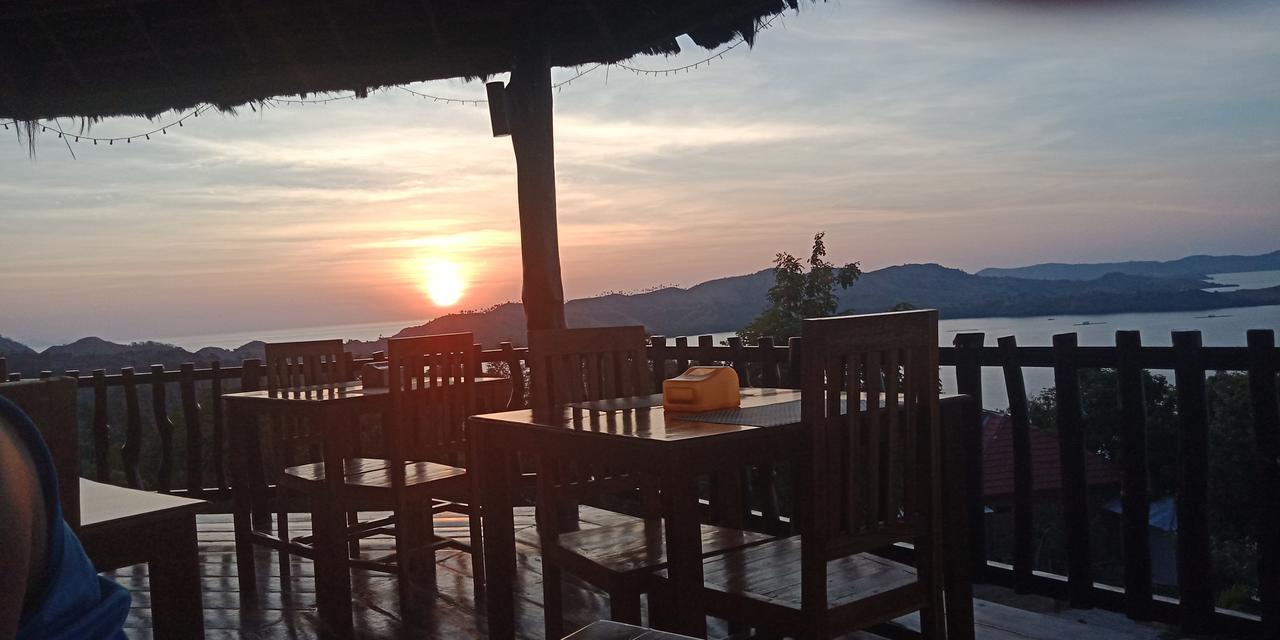 Theodor Hotel Labuan Bajo Exterior photo
