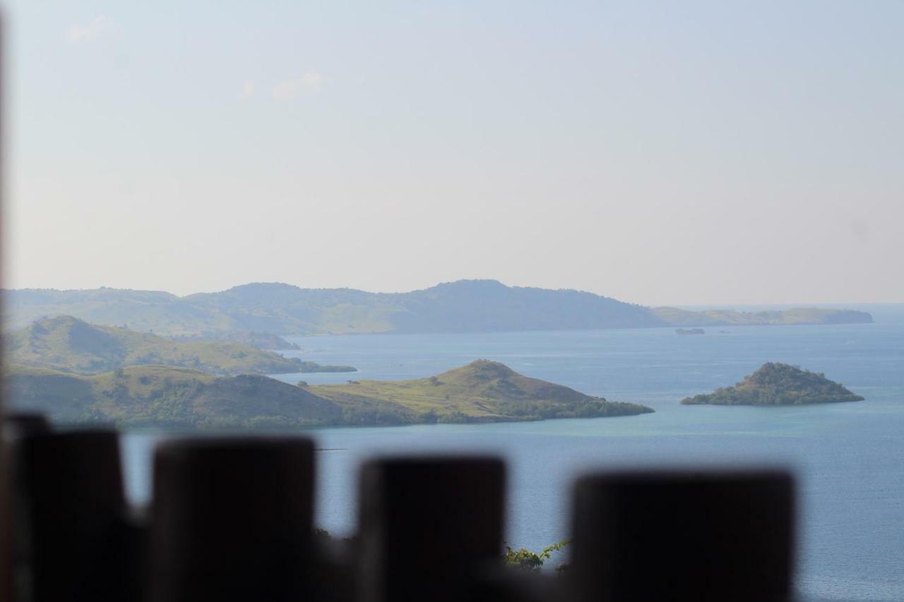 Theodor Hotel Labuan Bajo Exterior photo